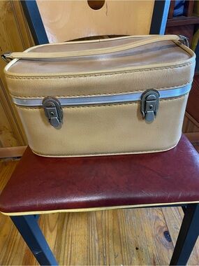 Vintage Retro Tan Travel Toiletry Luggage Case rare storage vacay display unisex